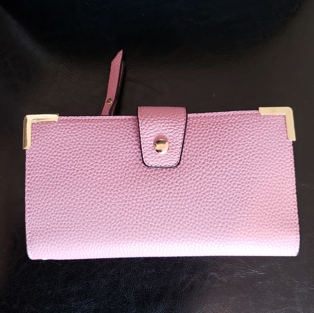 Pink  organizer trendsetter wallet w/wristlet